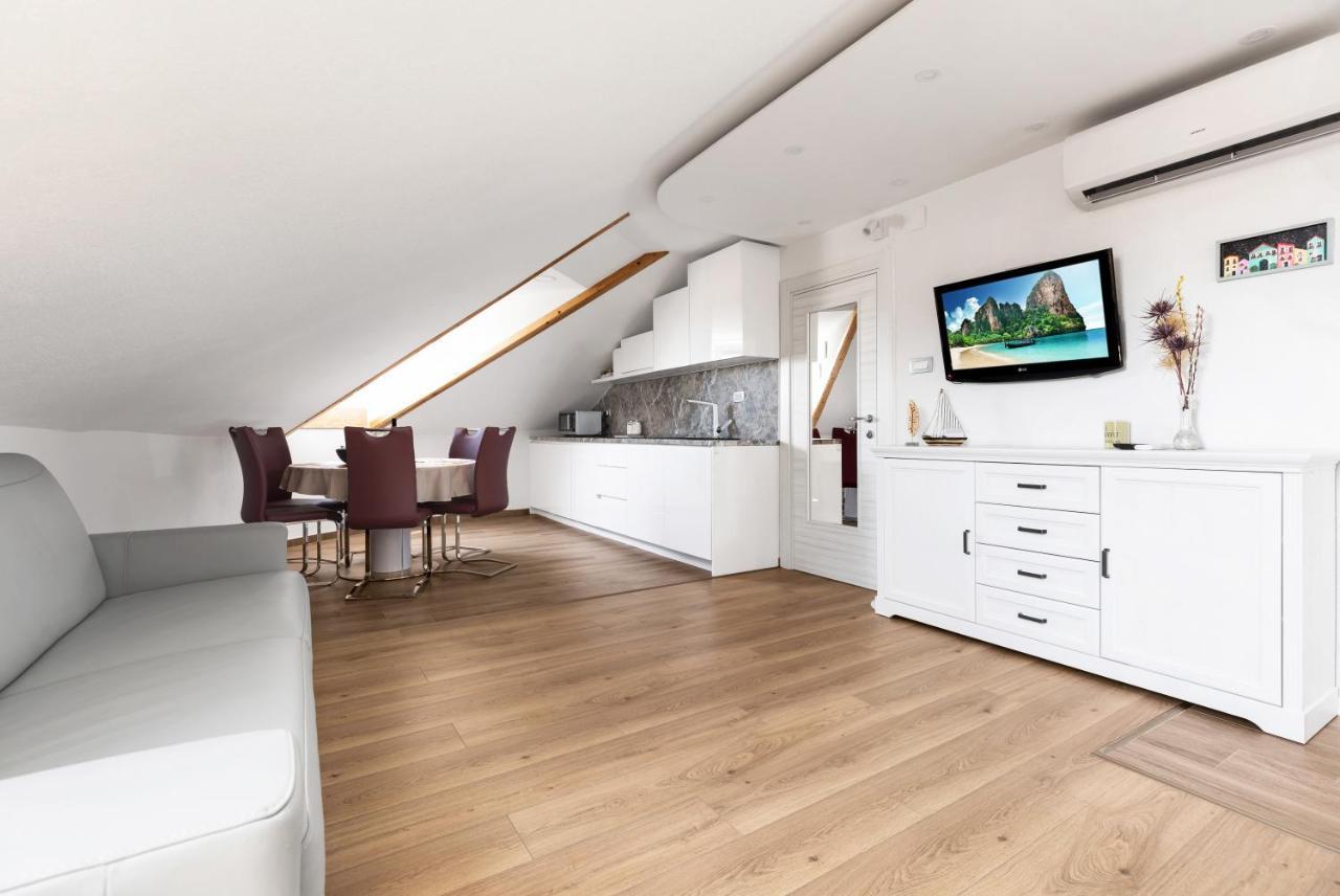 Luxury Dante Apartment With Terrace Split Buitenkant foto