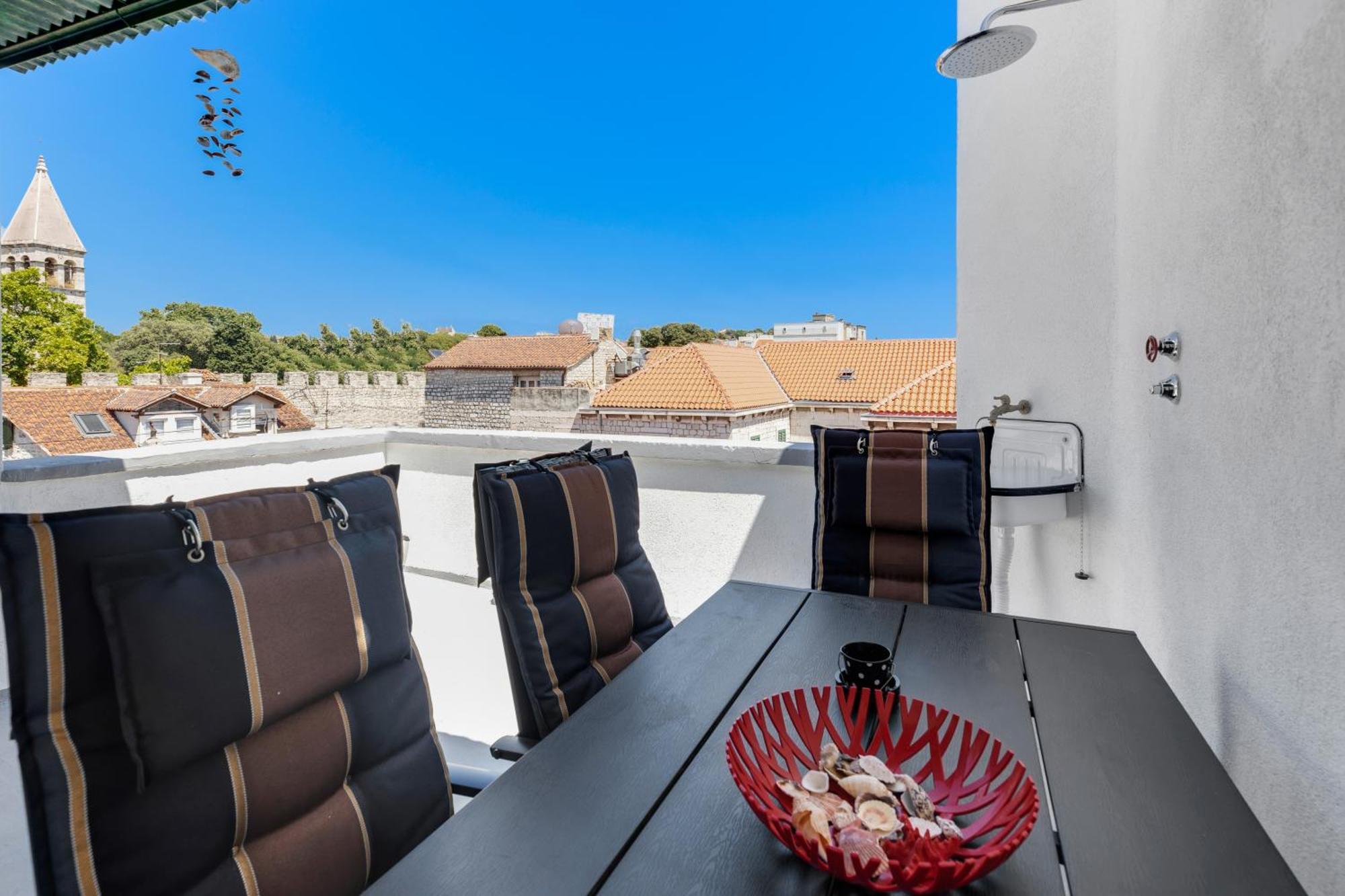 Luxury Dante Apartment With Terrace Split Buitenkant foto